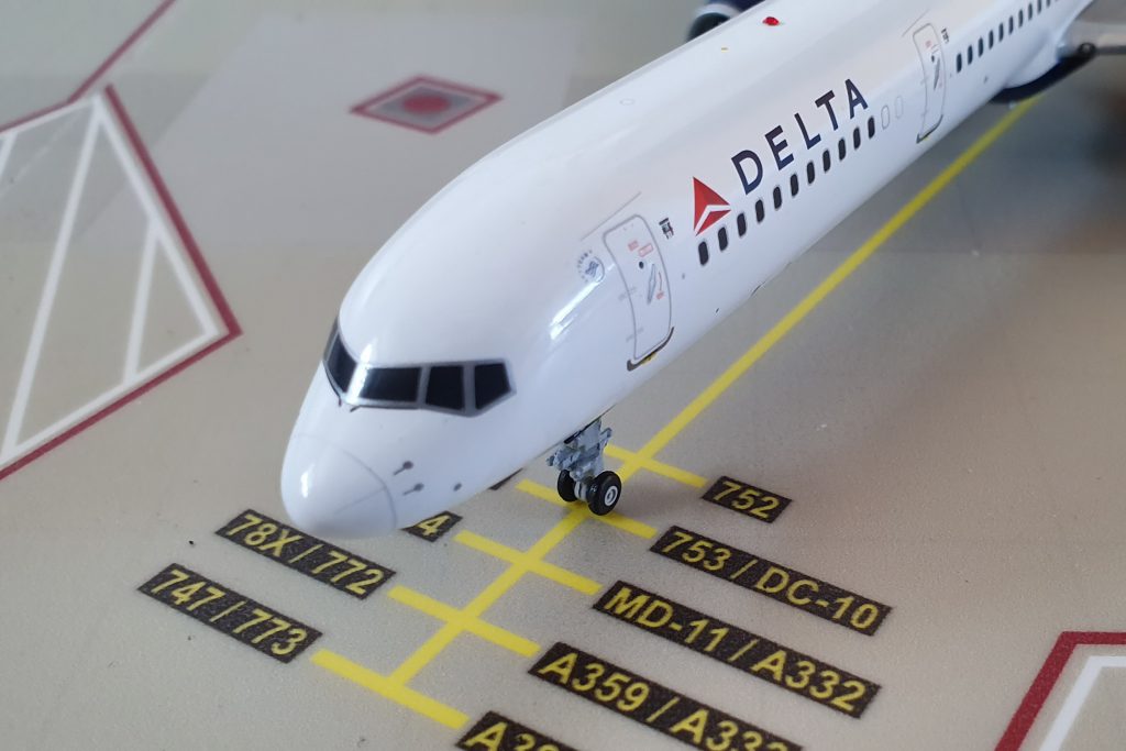 1:200 Airport Ground Plates AGP1 Wide-Body Stand Markings